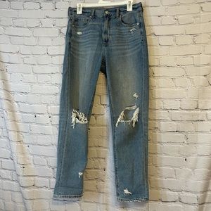 American Eagle Hi Rise Mom Jeans
